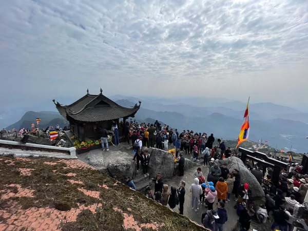 Tour Du Lịch Yên Tử 2 Ngày 1 Đêm Trọn Gói Có Gì?