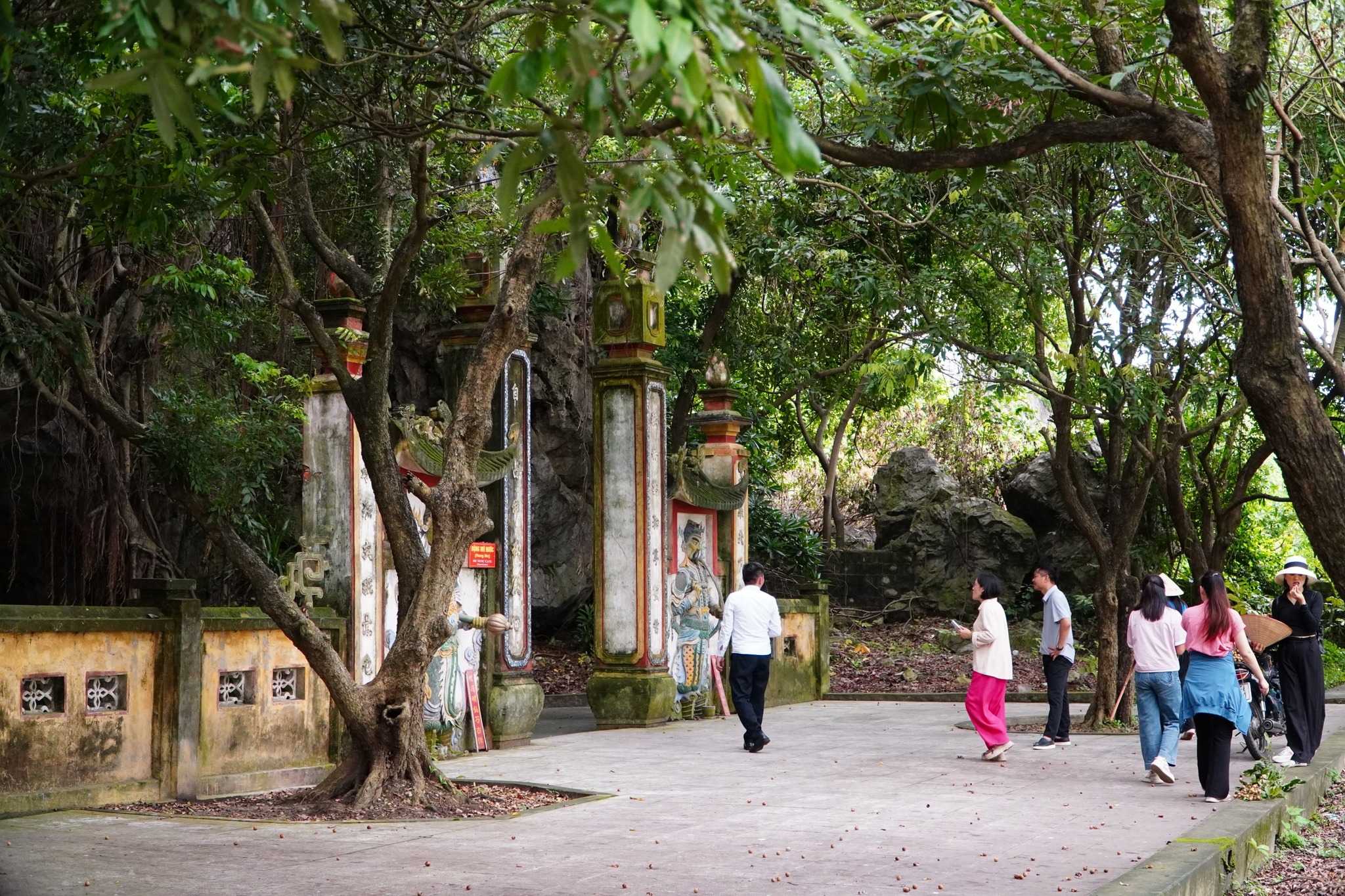 Chia Sẻ Kinh Nghiệm Mua Vé Tham Quan Du Lịch Côn Sơn – Kiếp Bạc 2025