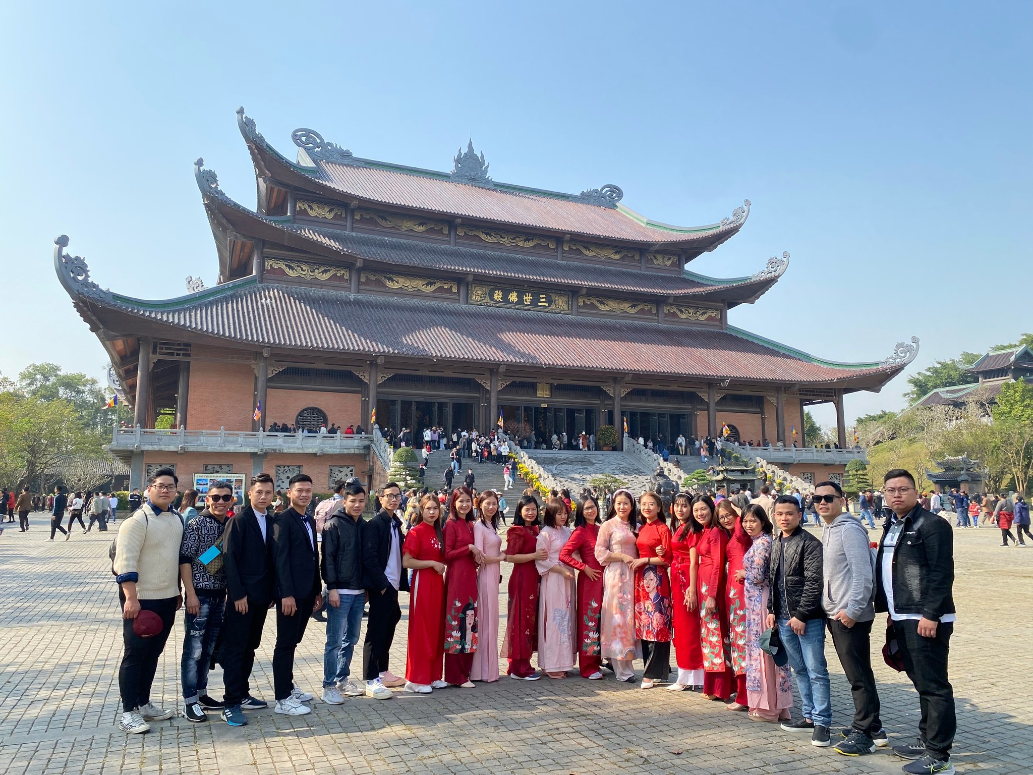 Thông Tin Giá Vé Du Lịch Chùa Bái Đính Áp Dụng Năm 2026